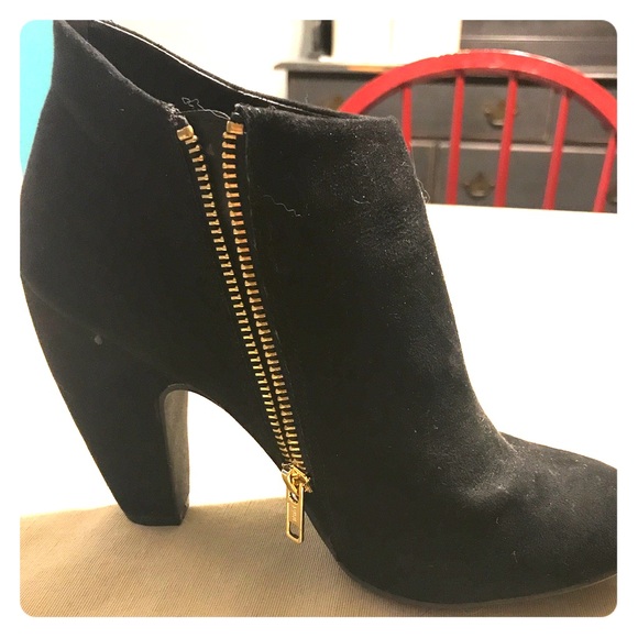 Black Velvet Heels - Picture 1 of 3